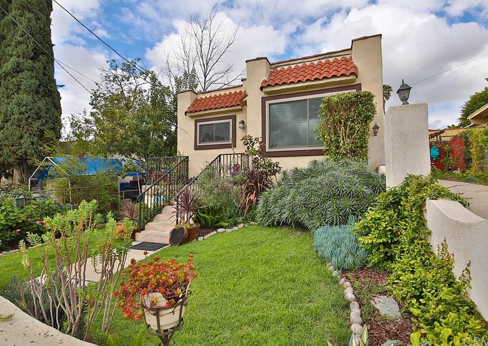 1st image of 3229 Castalia Ave