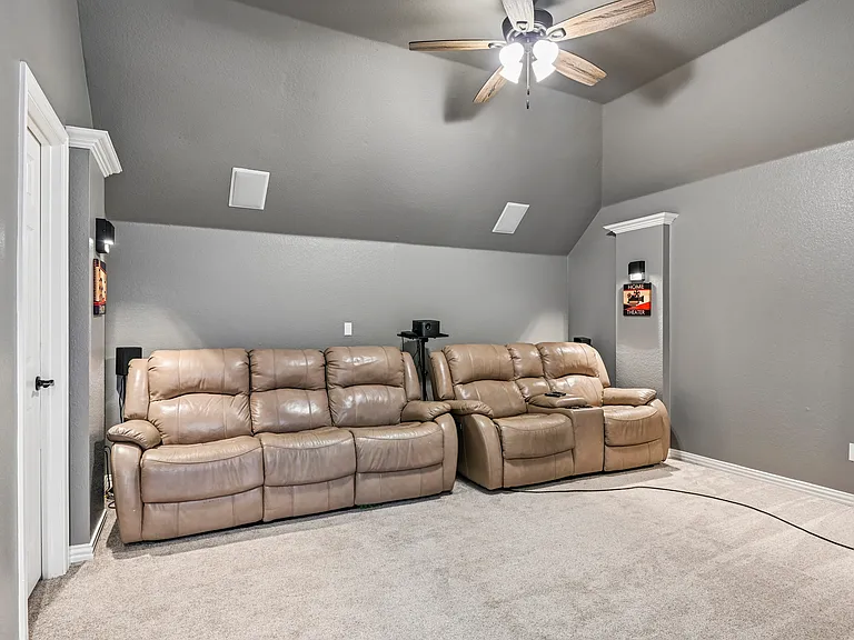 837 Moss Cliff Cir — Photo 31