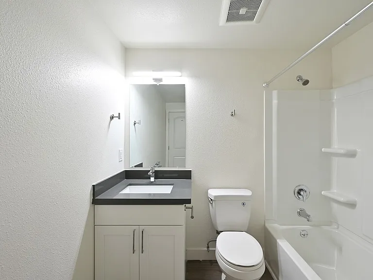 Maple Leaf Residences — Photo 13