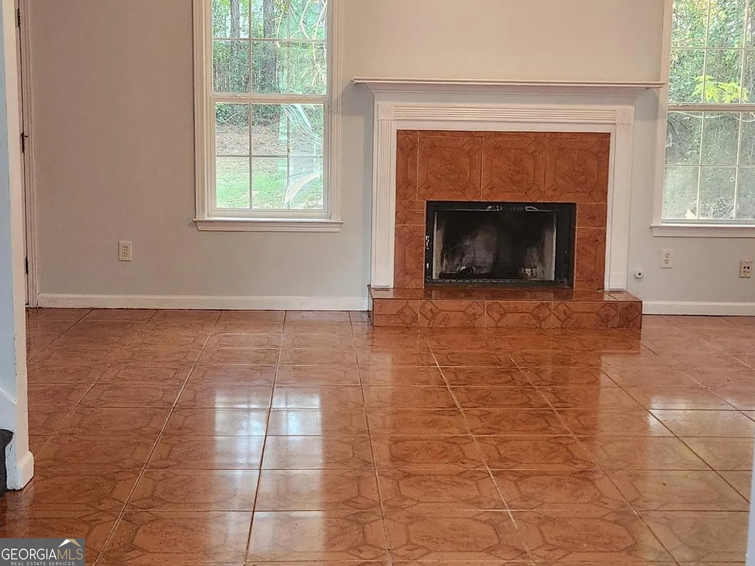 4 bed, 2.0 bath, 1378 sqft, $2,100 — Photo 2