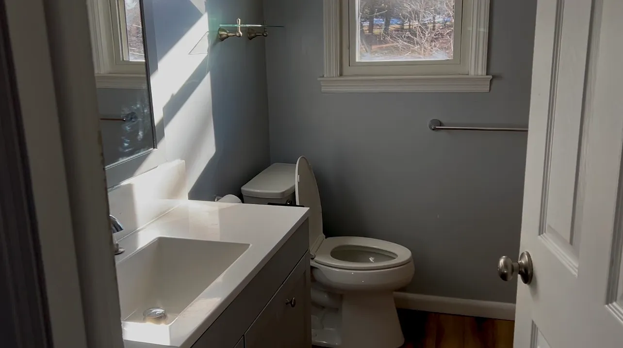 4 bed, 1161 sqft, $2,700 — Photo 3