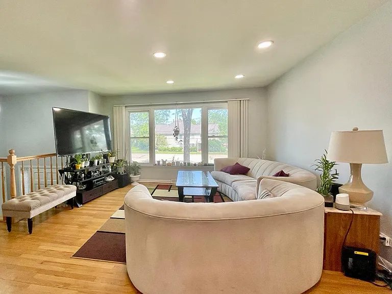 510 S Buffalo Grove Rd — Photo 3