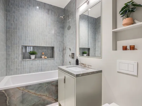 286 Spring Street image 10 of 12