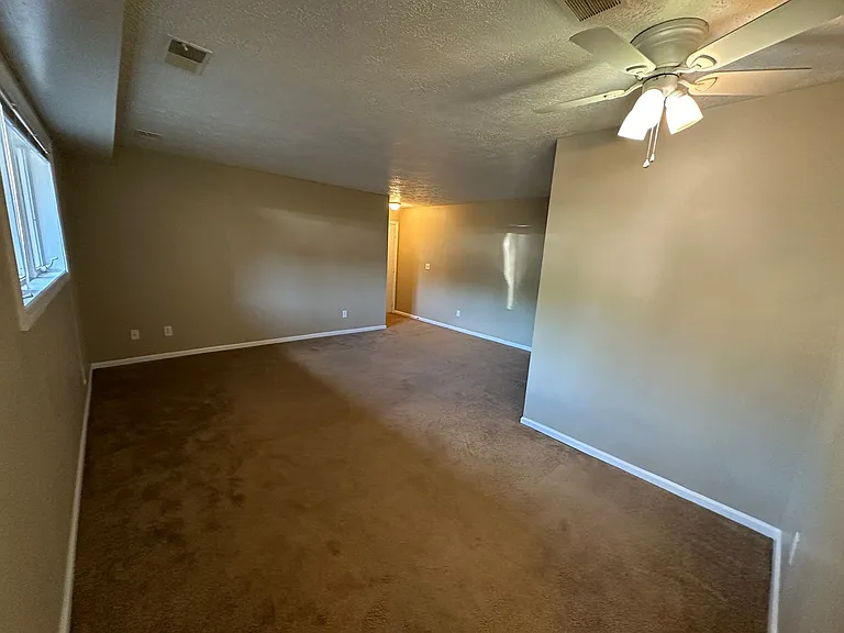 483-491 Lovers Lane; Country Clb #4401-4409-4516 — Photo 3