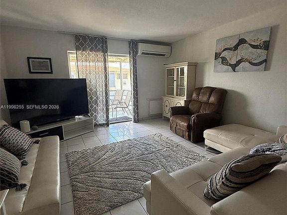 3rd image of 17050 NE 14th Ave APT 315