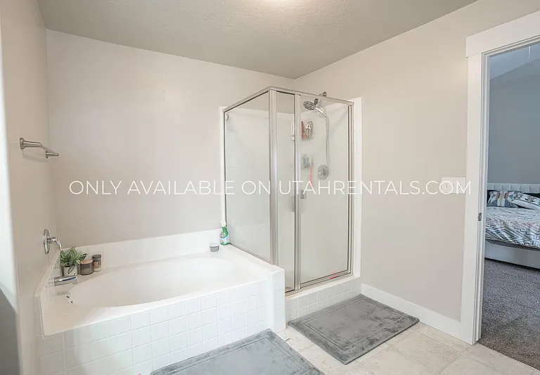 198 E Segovia Ln — Photo 13