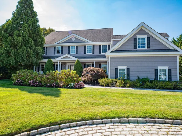 2 True Harbour Way, West Islip, NY 11795