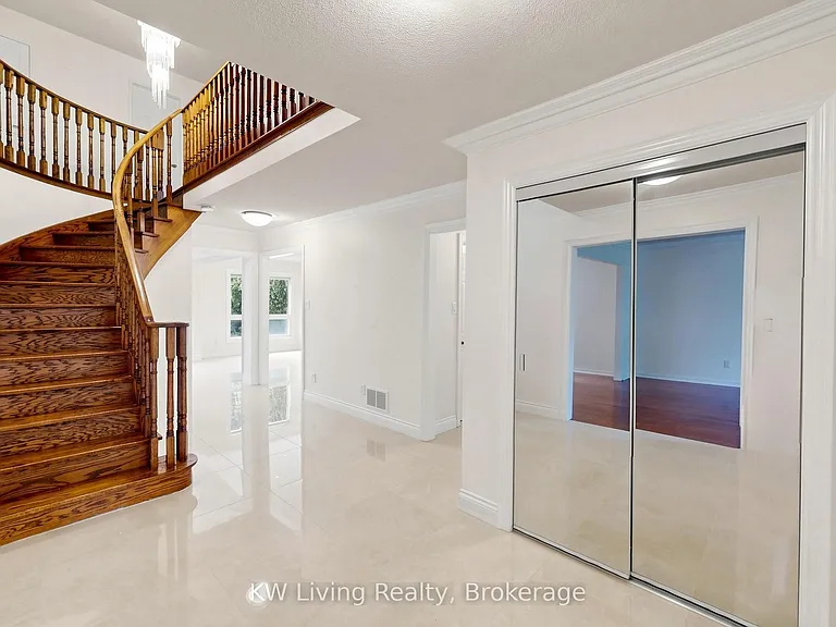 33 Southgate Cres — Photo 19
