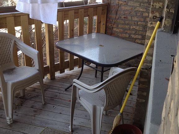 4th image of 1606 W Belle Plaine Ave #2