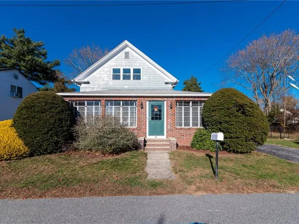 43 Chester Ave, Warwick, RI 02889