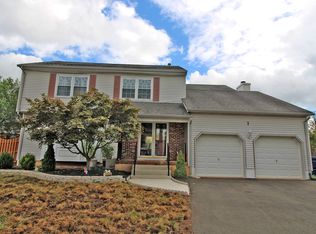 7 Regal Ct, North Brunswick, NJ 08902