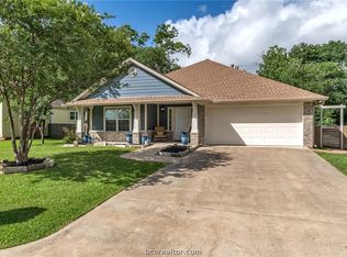 1203 Hoppess St, Bryan, TX 77802