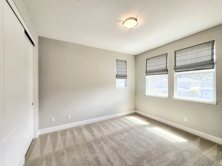 1655 Claremont Dr — Photo 20
