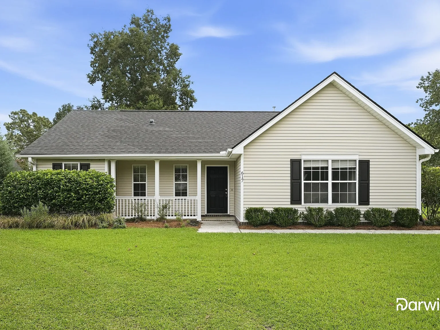 3 bed, 2.0 bath, 1298 sqft, $2,480 — Photo 1