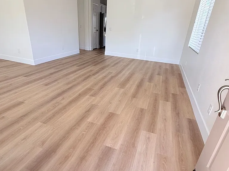 13403 Hawthorn Ave — Photo 5