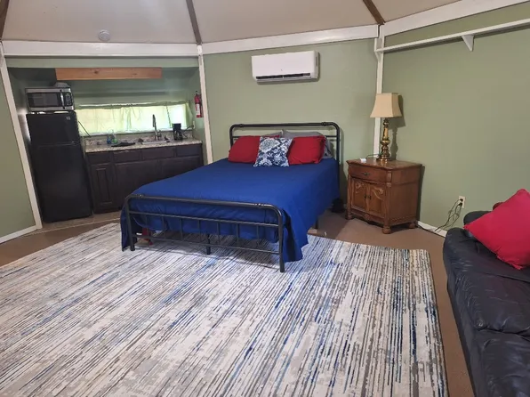 710B Cantrell St #B, Waxahachie, TX 75165