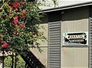 1555 Stacey St, Navasota, TX 77868