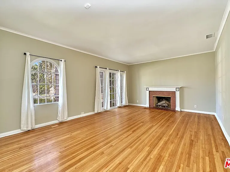 429 S Orange Dr — Photo 6