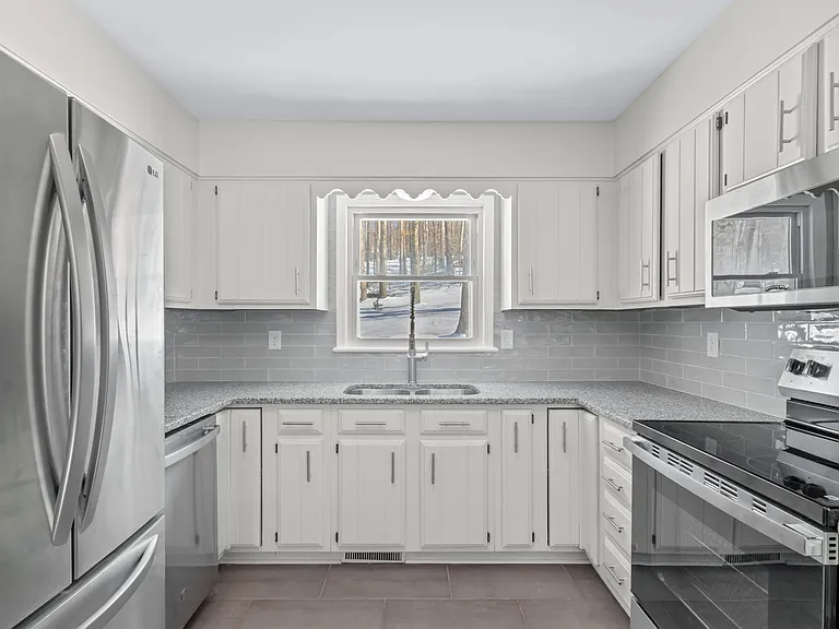 8199 Arnoldtown Rd — Photo 18