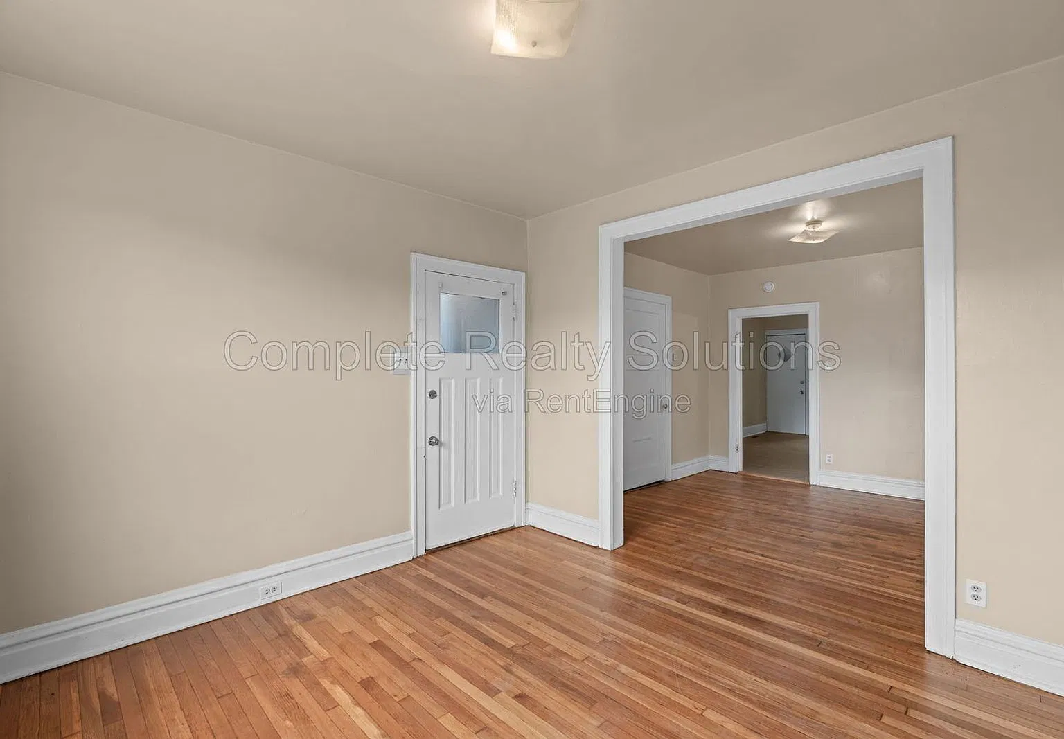 1 bed, 1.0 bath, 645 sqft, $900 — Photo 3