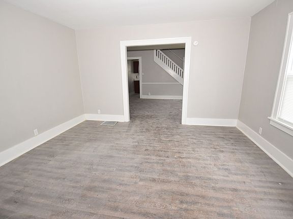 4th image of 118-120 W 8th St #118