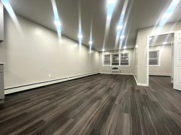 825 Ashford Street image 3 of 11