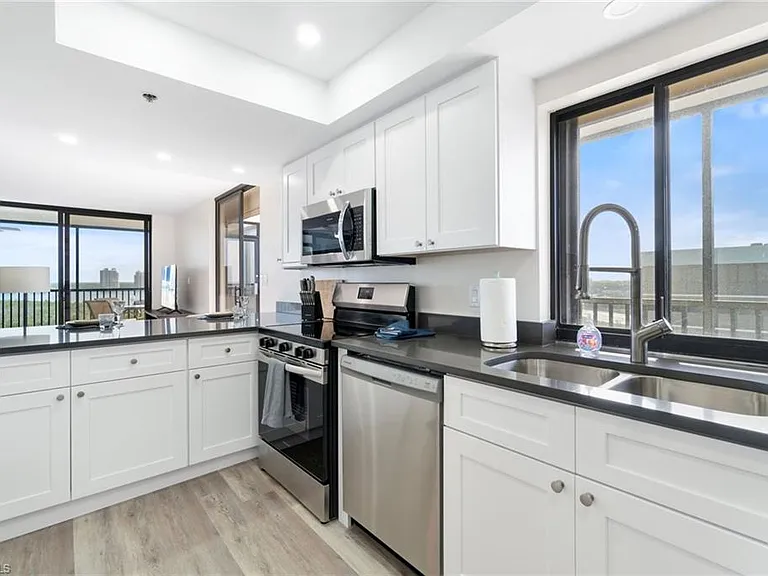 26225 Hickory Blvd #PHB — Photo 13