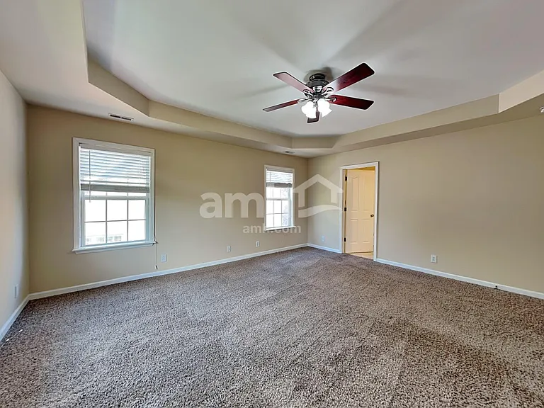 1068 Blairfield Dr — Photo 10