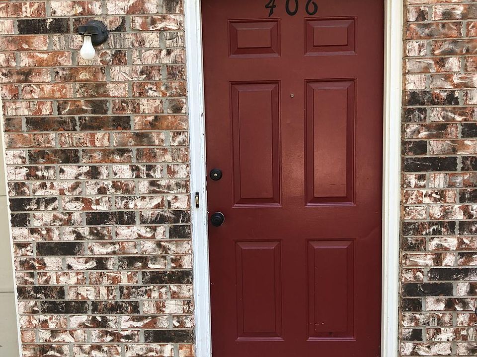 1st image of 406 NE Highland Ln