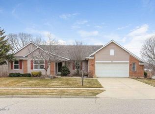 2285 Kinnrow Ave NW, Grand Rapids, MI 49534