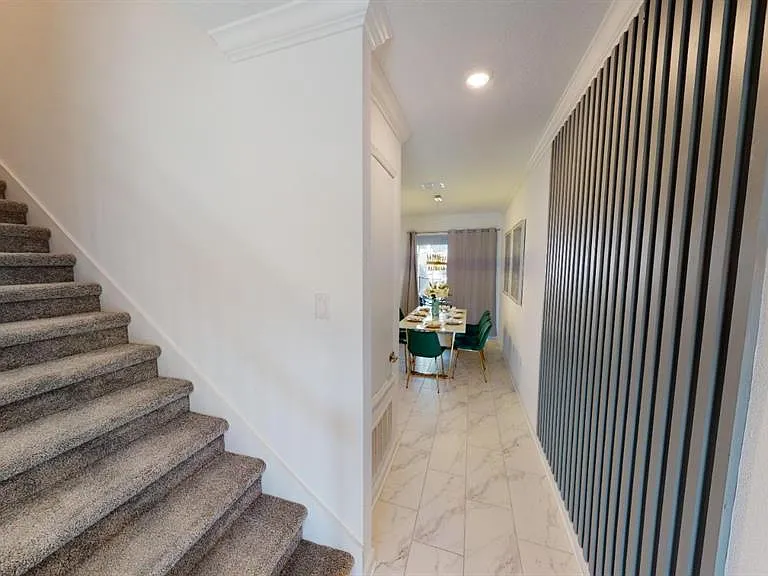 972 Leader St — Photo 13