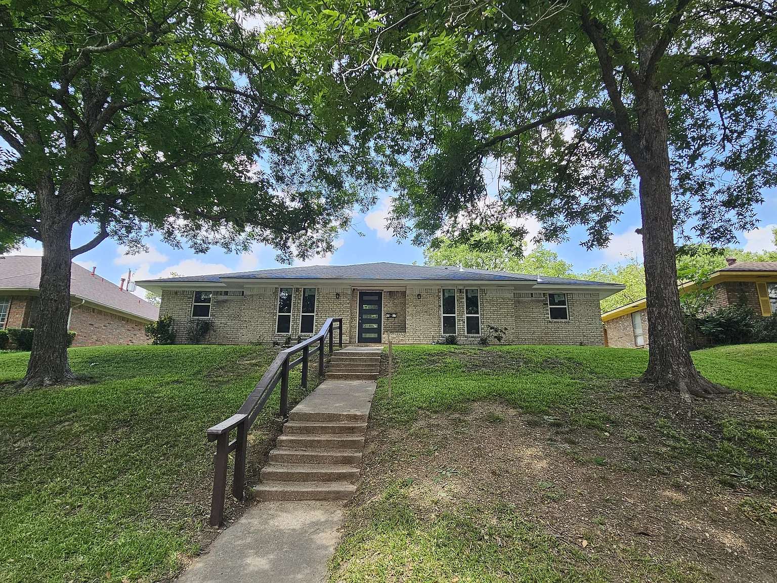 4 bed, 3.5 bath, 2064 sqft, $3,800 — Photo 1