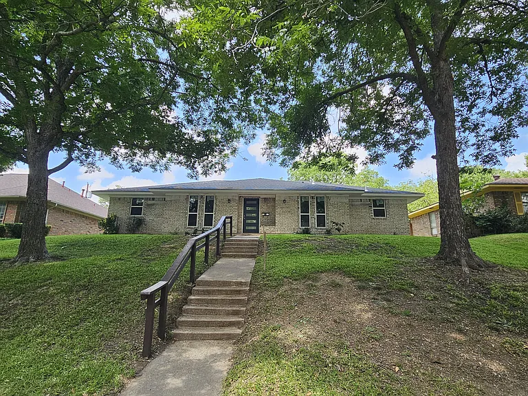 6917 Allview Ln — Photo 1