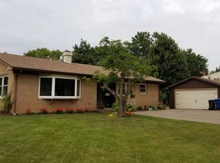 2706 Fairhaven Rd, Davenport, IA 52803