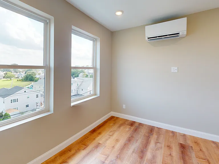 100 Revere St — Photo 61