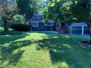 70 Woodline Dr, Penfield, NY