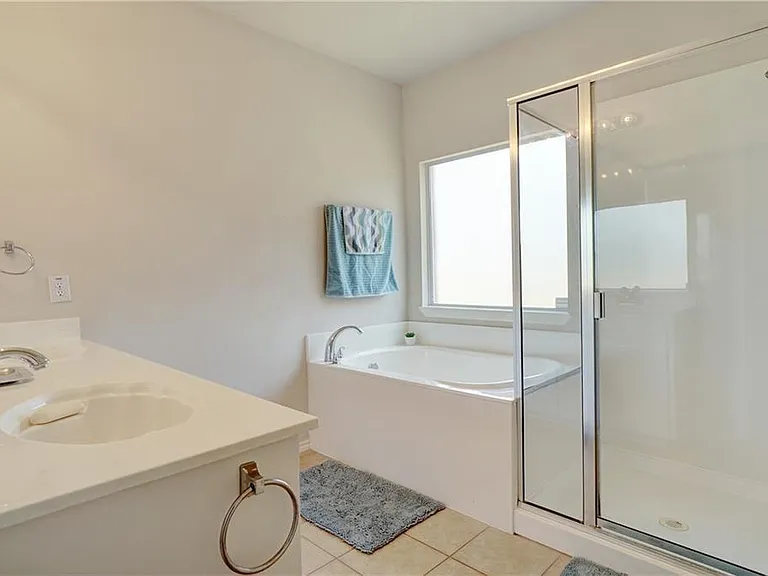 12833 Danville Dr — Photo 18