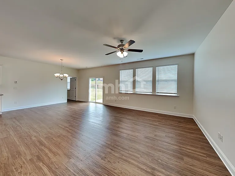 4911 Trayton Ave — Photo 6