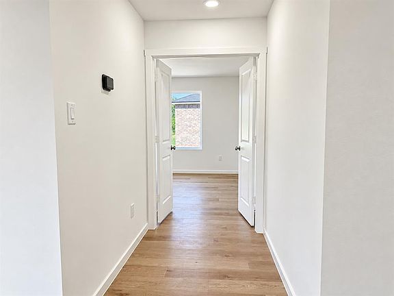 2nd image of 3865 SE 41st St