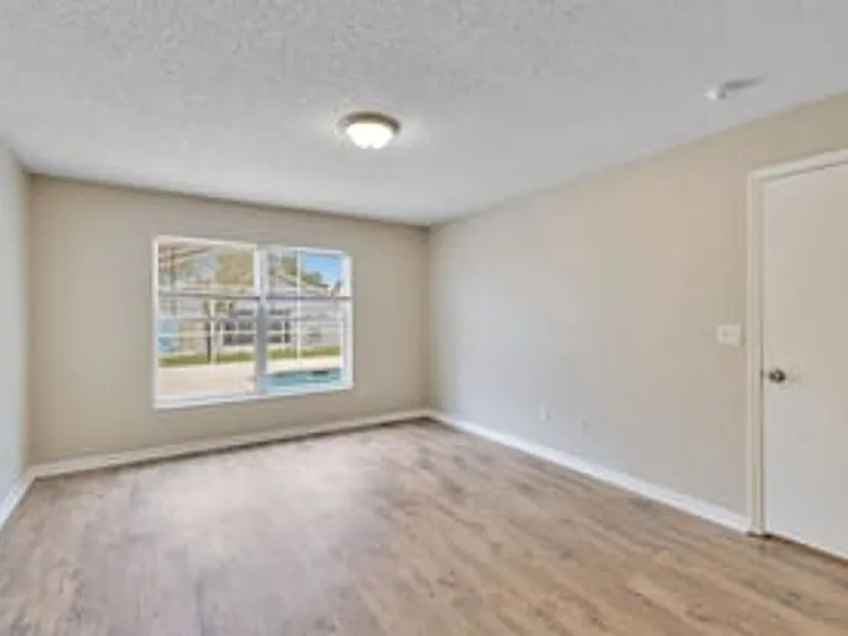 8821 Parliament Ct — Photo 7