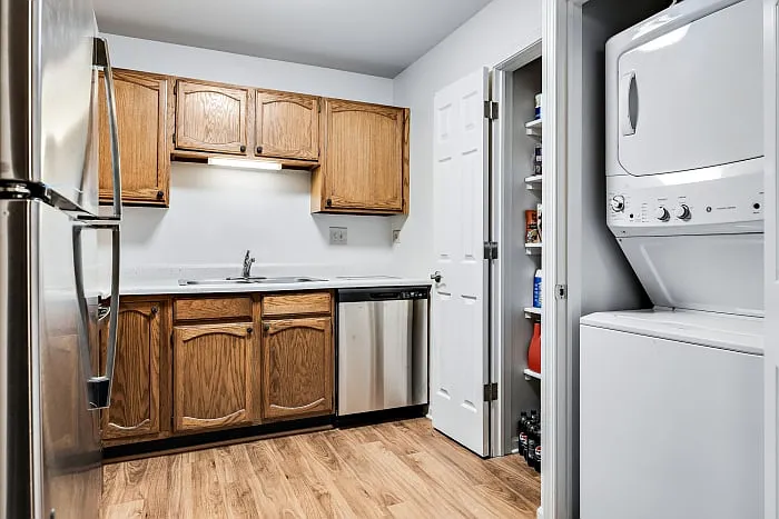 Fox Grove Apartments, LLC — Photo 9