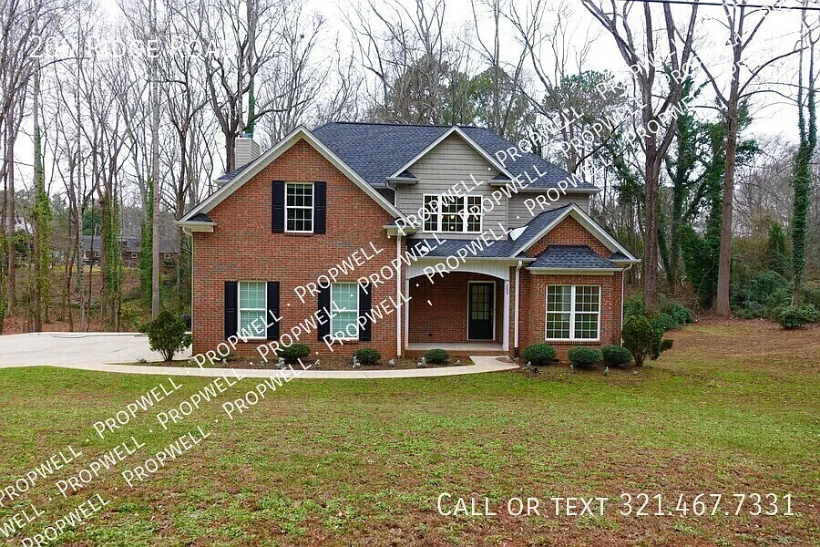 4 bed, 2.5 bath, 2283 sqft, $2,095 — Photo 2