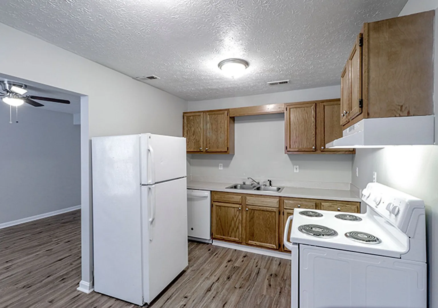 Standing Oak Dr 8508 — Photo 2