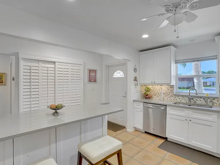772 Nantucket Cir #B — Photo 6