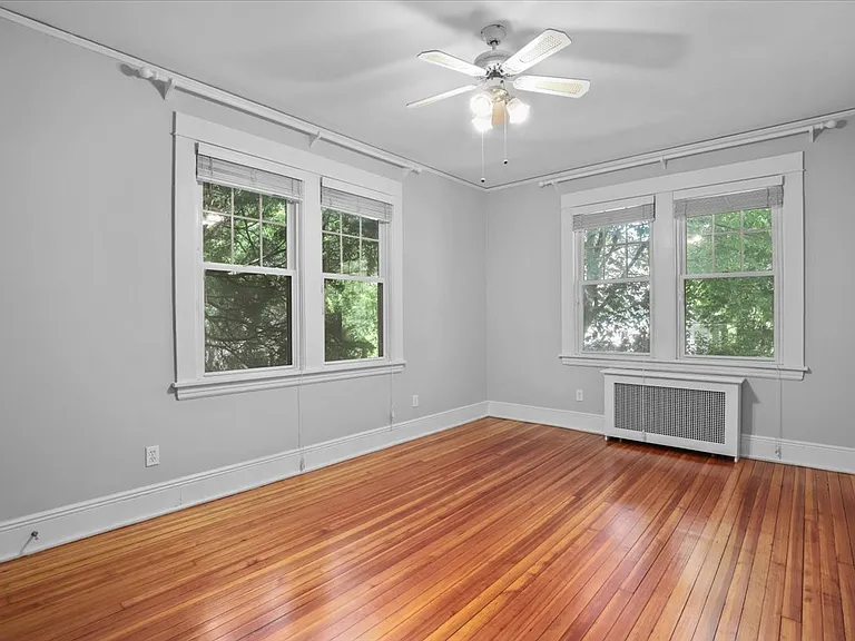 625 Lorraine St — Photo 9