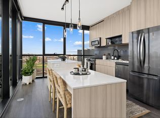 1340 W Randolph St #2, Chicago, IL 60607