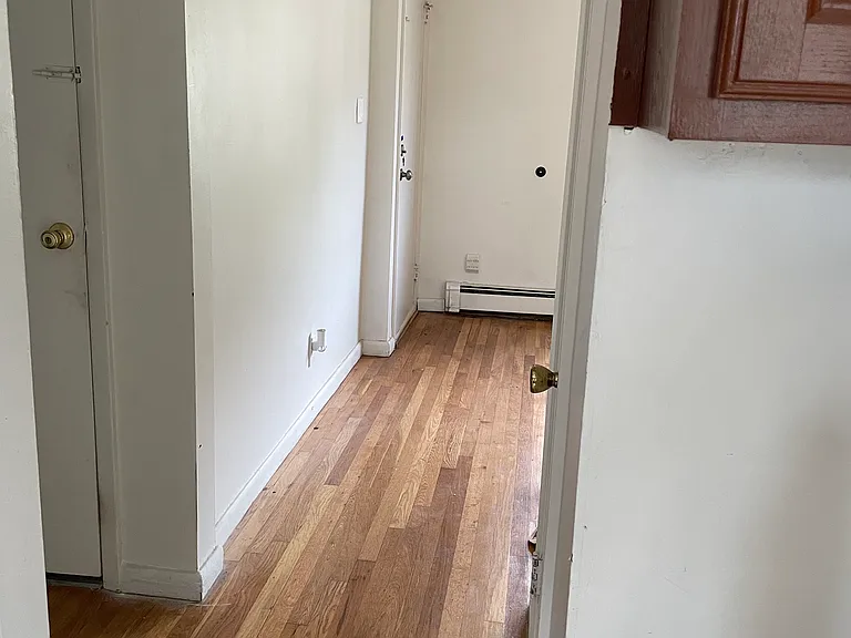 1379 E St #1 — Photo 19