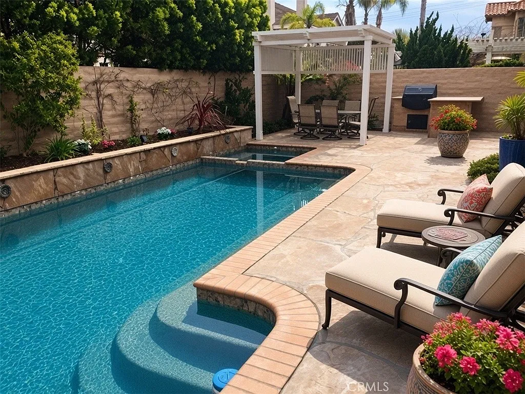 4 bed, 3388 sqft, $1,000 — Photo 3
