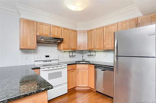 291 Hope St #B5 Photo 1