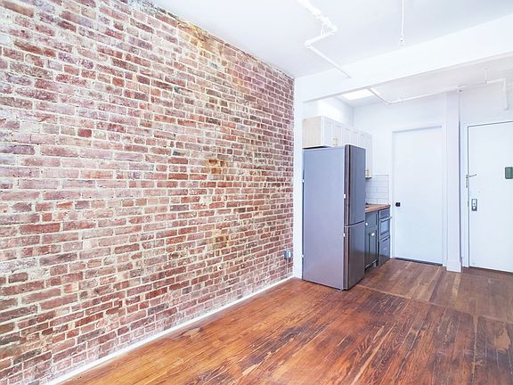 3rd image of 550 W 149th St #4